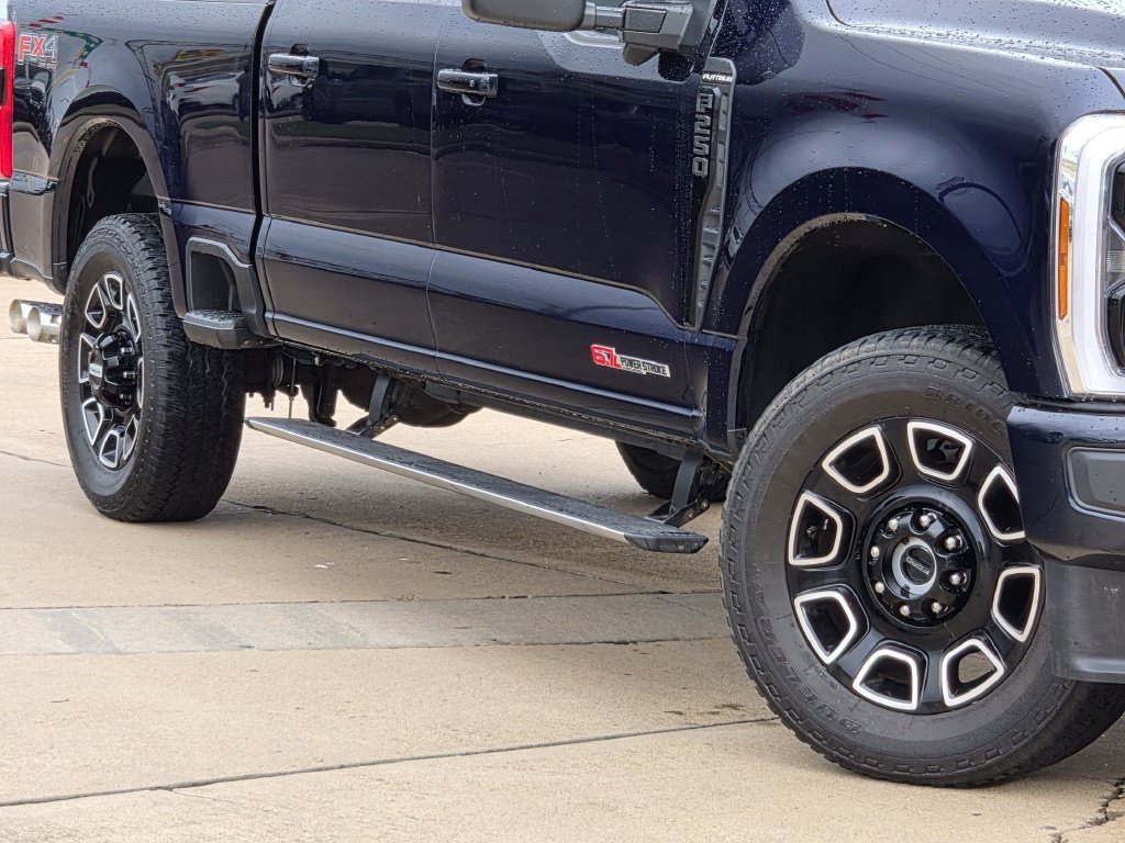 Used 2025 Ford F250 Platinum AWD/4WD image 11