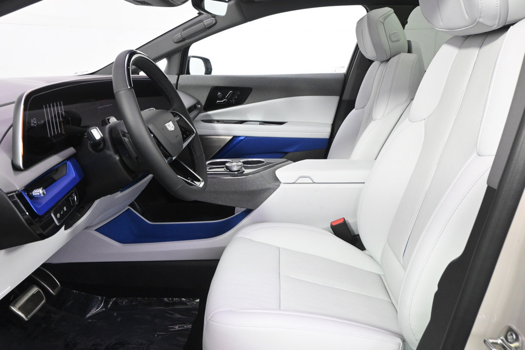 New 2027 Cadillac Optiq Premium Luxury w/ LPO, Floor Liner Package AWD/4WD image 13