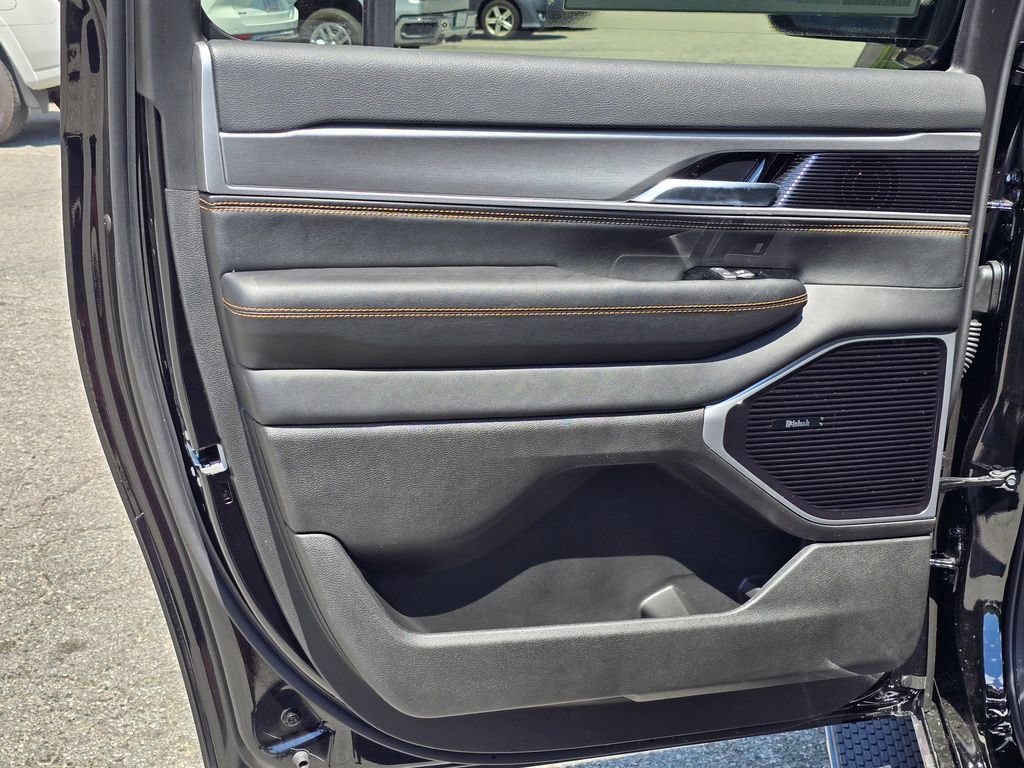 New 2026 Jeep Grand Wagoneer L 4WD image 37