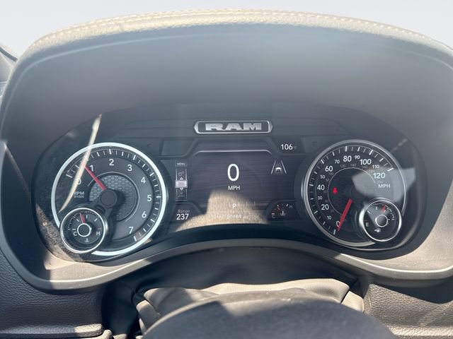 Used 2025 RAM 1500 Laramie AWD/4WD image 15