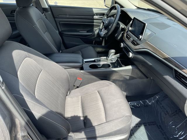 Used 2024 Nissan Altima 2.5 SV FWD image 17