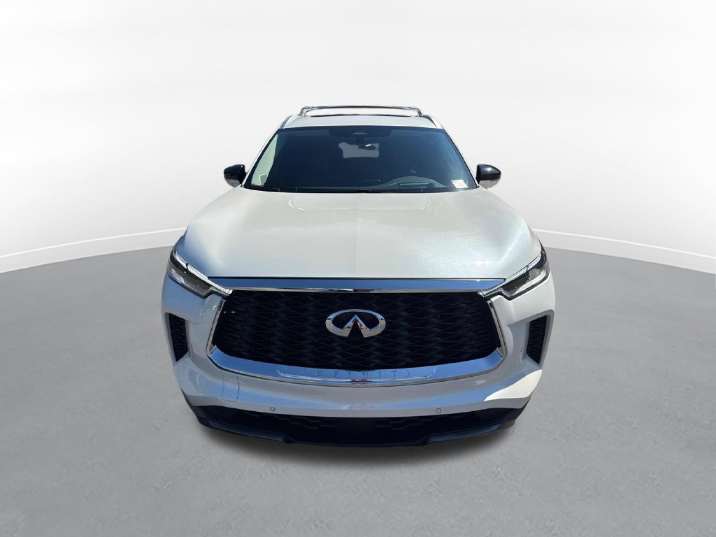 Used 2024 INFINITI QX60 Sensory w/ Vision Package AWD/4WD image 3