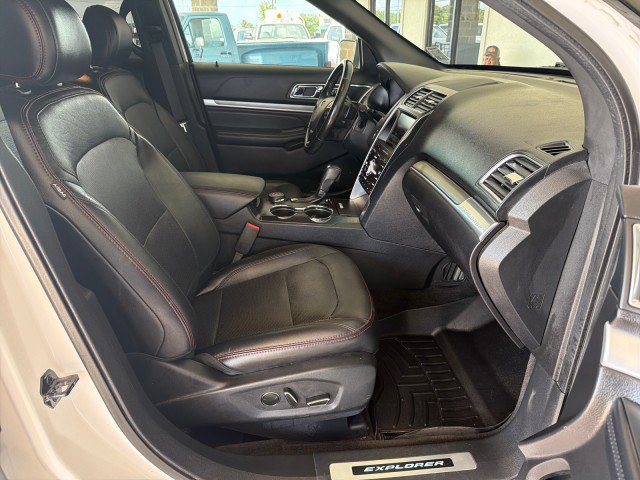Used 2016 Ford Explorer Sport w/ Equipment Group 401A AWD/4WD image 23