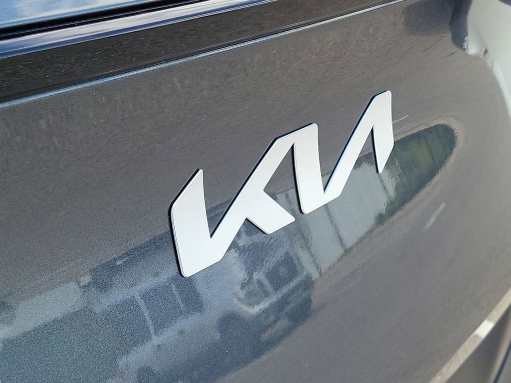 Used 2025 Kia Sportage LX image 40