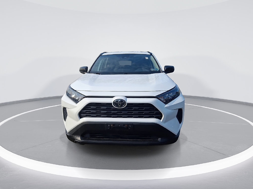Used 2021 Toyota RAV4 LE AWD/4WD image 4