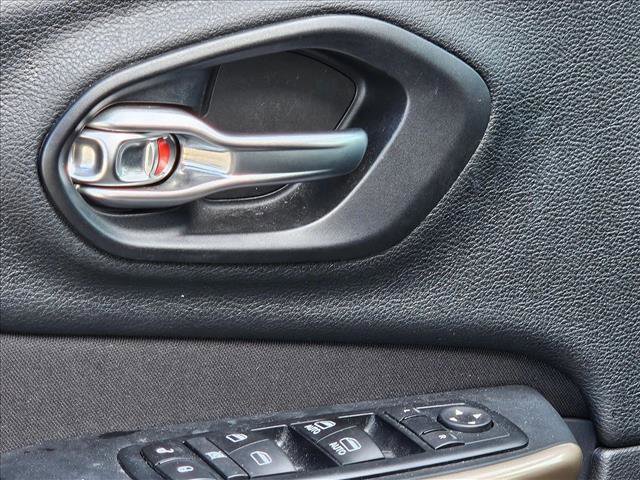 Used 2017 Jeep Cherokee Latitude image 7