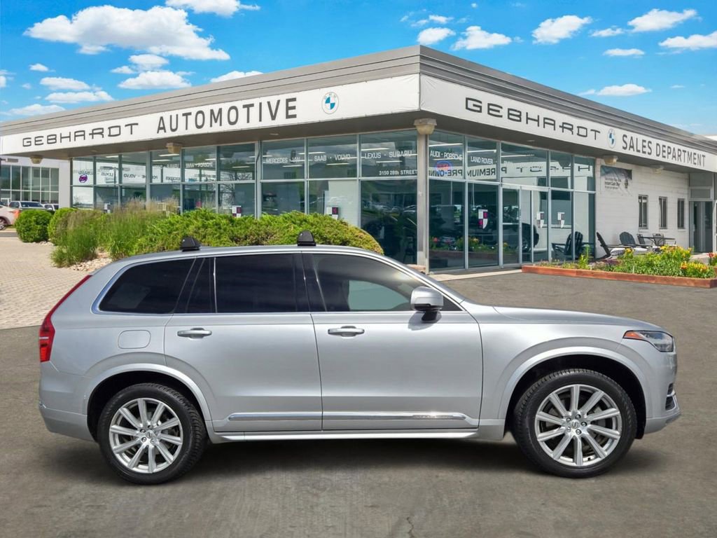 Used 2016 Volvo XC90 T6 Inscription w/ Vision Package AWD/4WD image 4