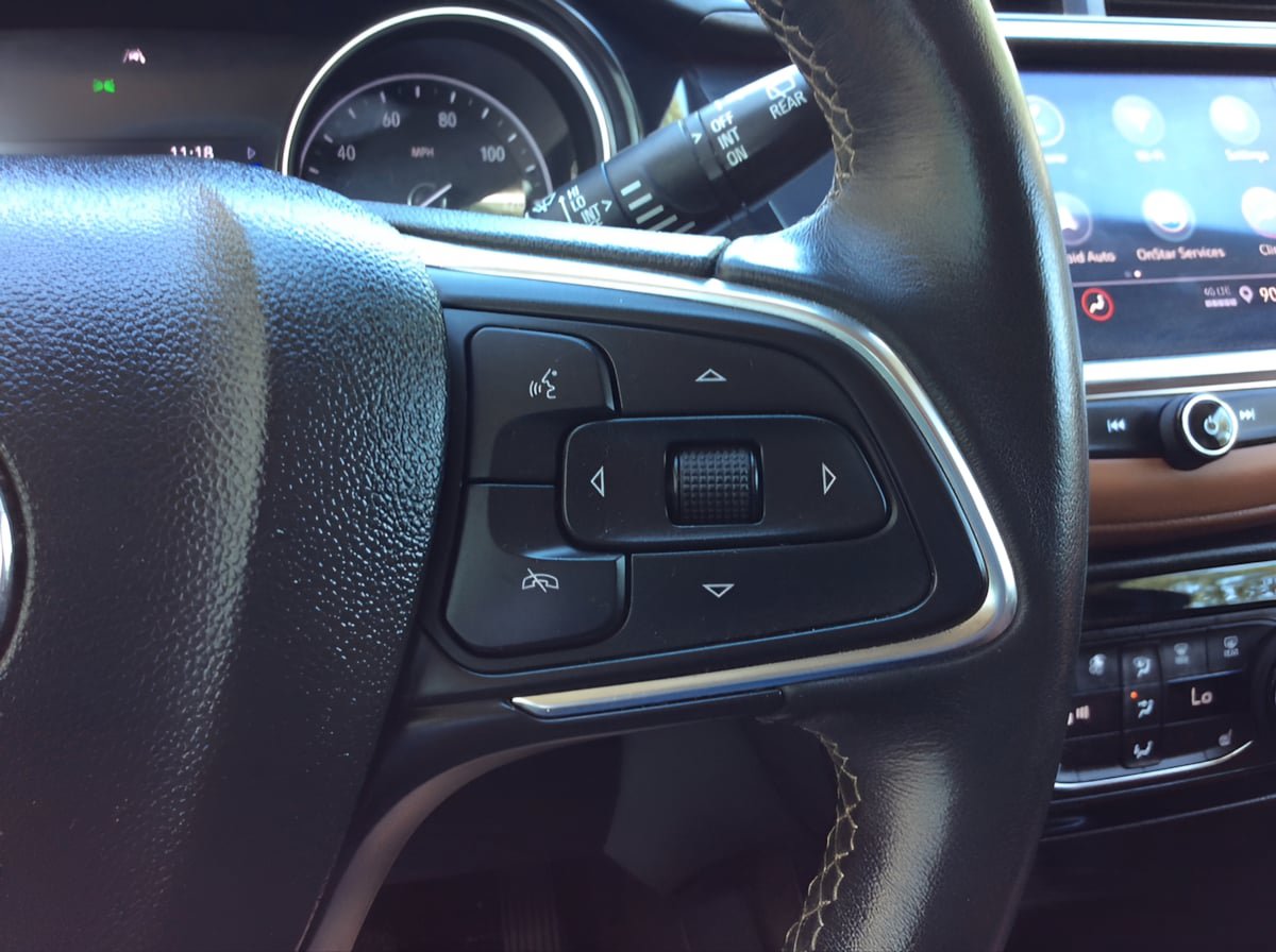 Used 2022 Buick Encore GX Essence w/ Experience Buick Package FWD image 23