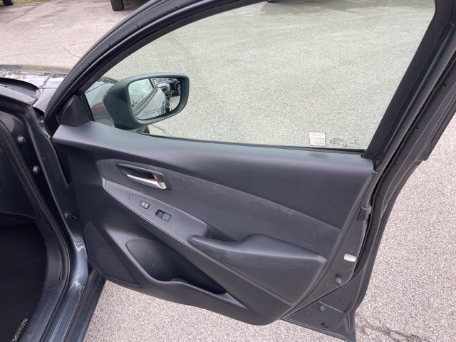 Used 2019 Toyota Yaris LE FWD image 39