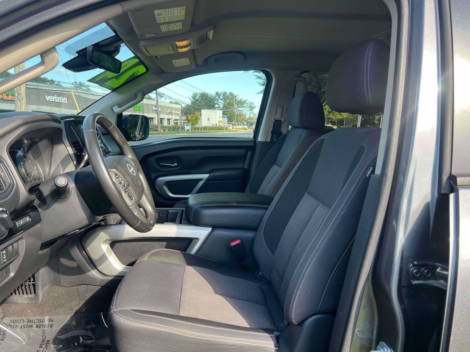 Used 2024 Nissan Titan SV w/ SV Convenience Package AWD/4WD image 17