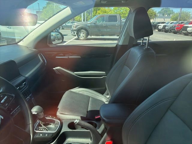 Used 2024 Kia Seltos EX image 27