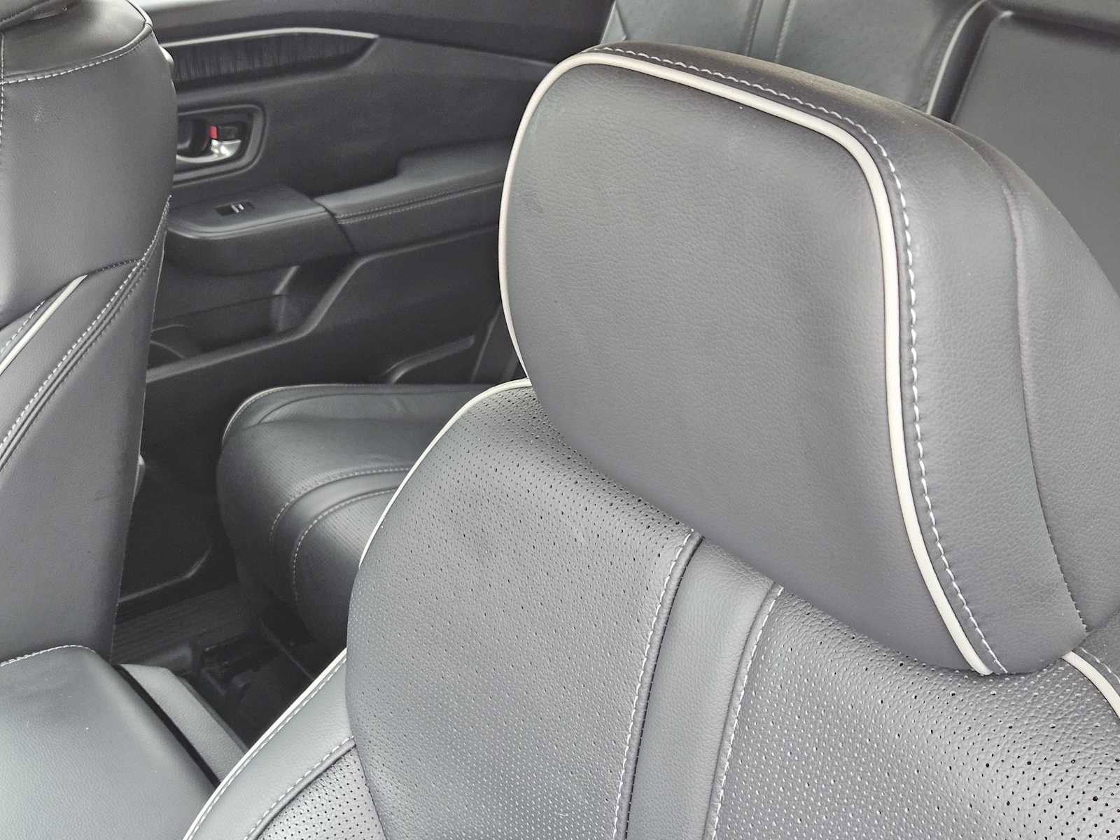 Used 2023 Honda Pilot Elite image 15