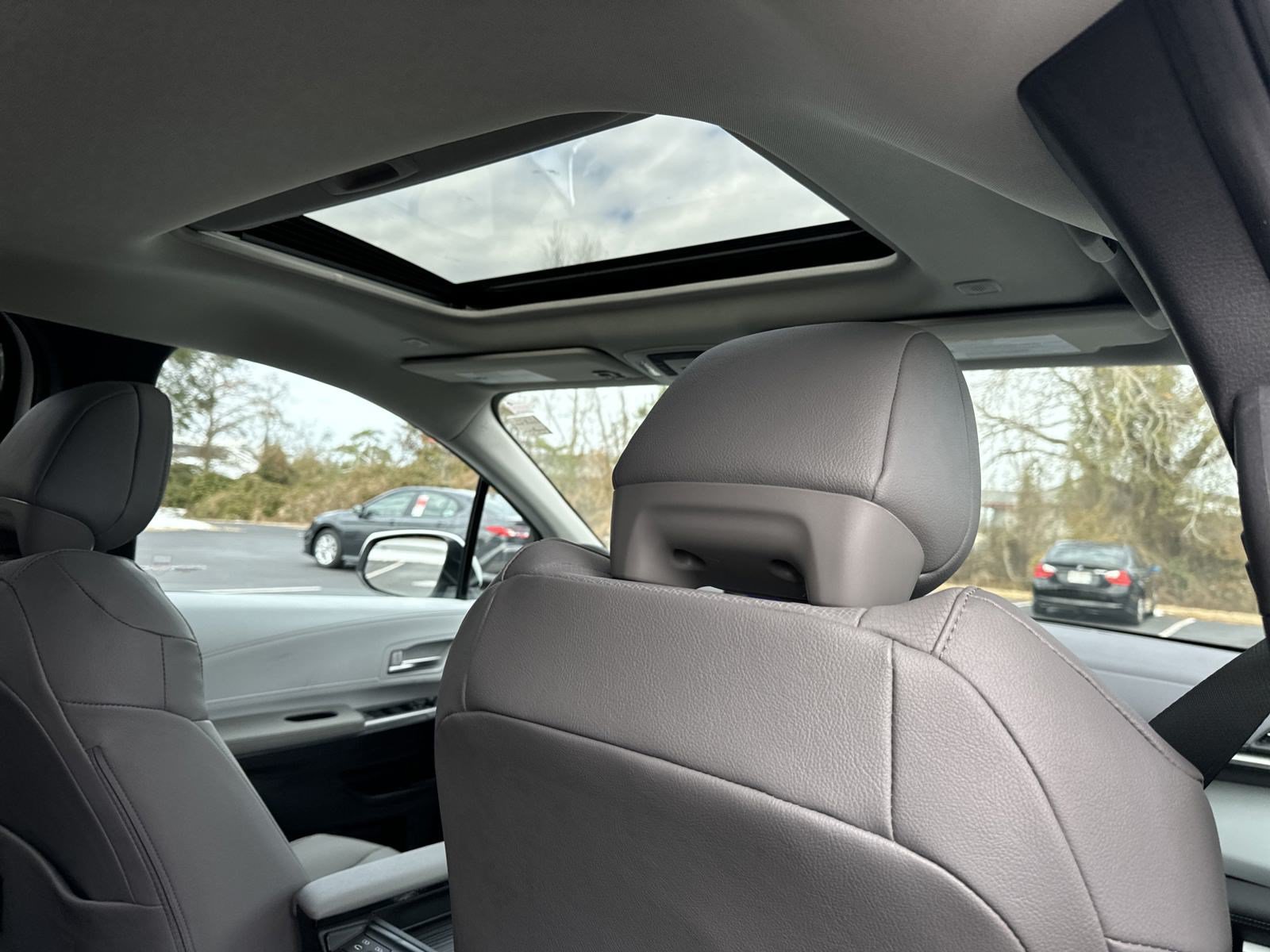 New 2025 Toyota Sienna XLE FWD image 32
