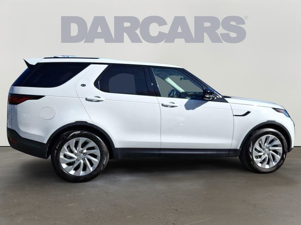 Used 2024 Land Rover Discovery S image 7