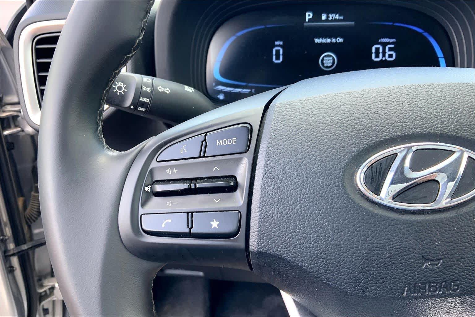 Used 2025 Hyundai Venue SEL FWD image 24