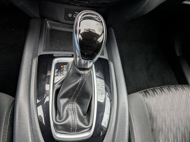 Used 2018 Nissan Rogue SV w/ Premium Package image 11