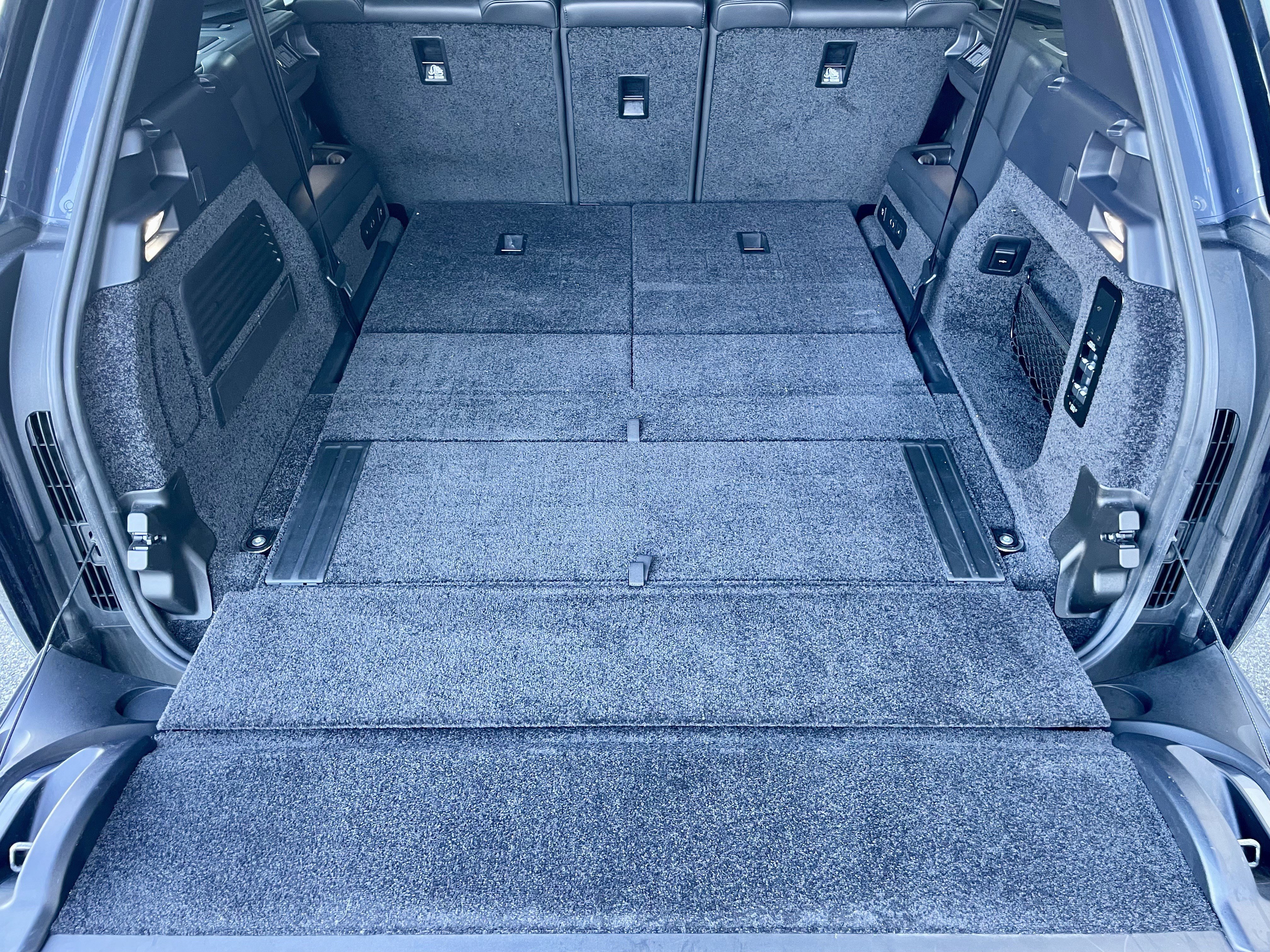 Used 2025 Land Rover Range Rover Long Wheelbase SE image 36