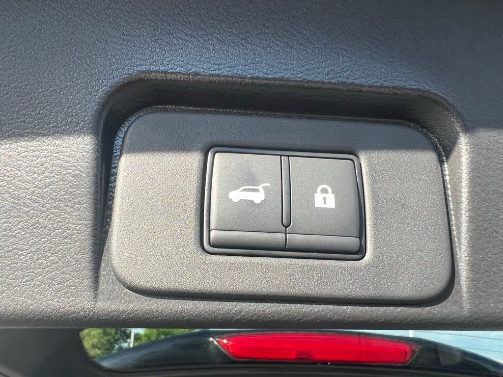 Used 2023 Nissan Rogue SV w/ SV Premium B Package image 13