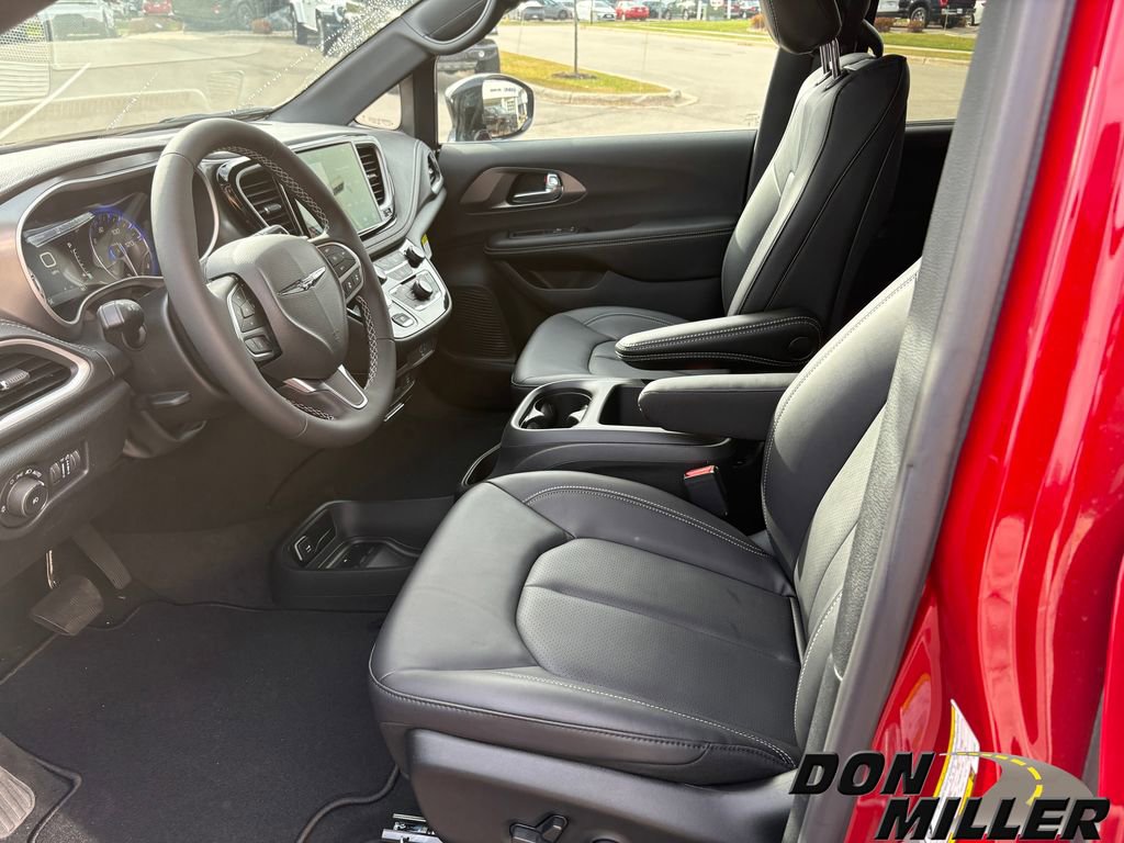 New 2026 Chrysler Pacifica Select image 23