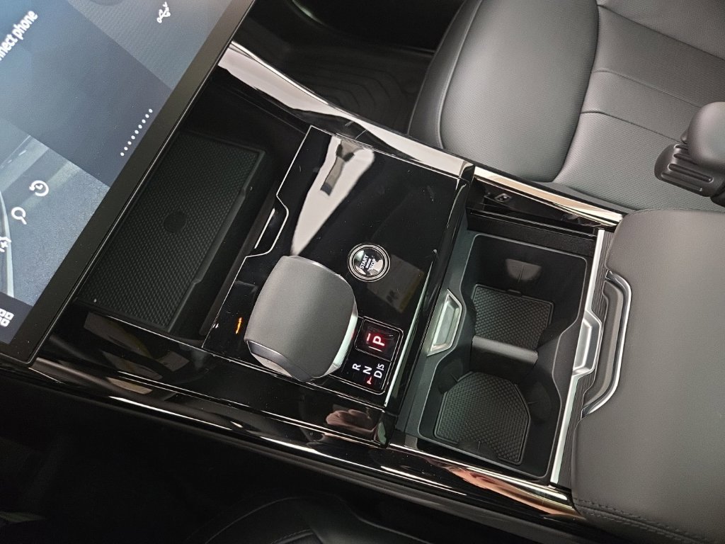 New 2026 Land Rover Range Rover Sport Dynamic SE AWD/4WD image 19