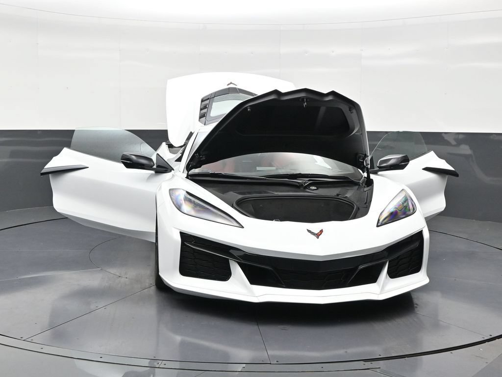 Used 2025 Chevrolet Corvette Z06 RWD image 34