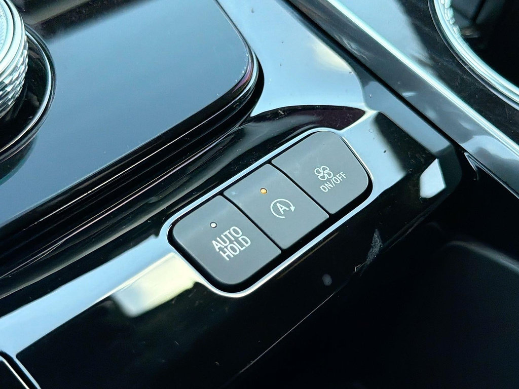 Used 2025 Cadillac Escalade ESV Sport AWD/4WD image 16