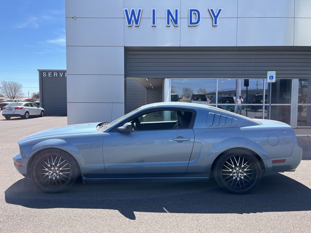 Used 2005 Ford Mustang Coupe RWD image 9