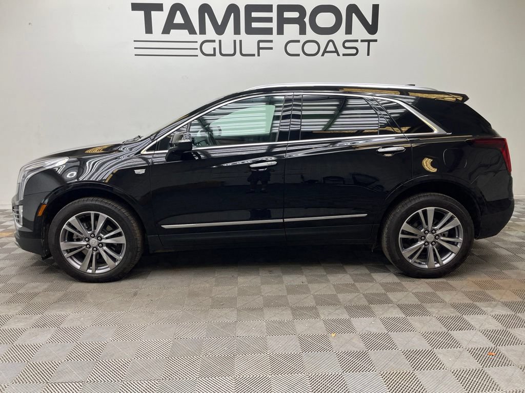 Used 2025 Cadillac XT5 Premium Luxury w/ LPO, Floor Liner Package FWD image 6
