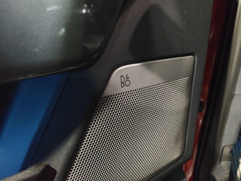 Used 2023 Ford F150 Lariat w/ Equipment Group 502A High image 9