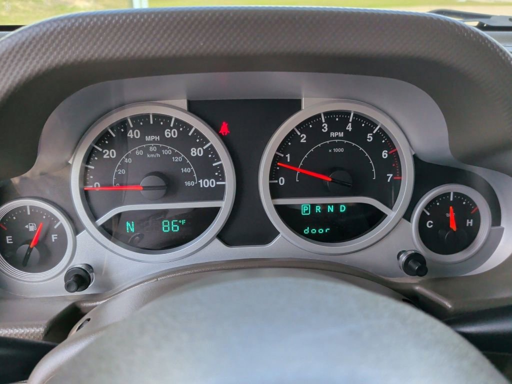 Used 2010 Jeep Wrangler Unlimited Rubicon w/ Dual Top Group image 16