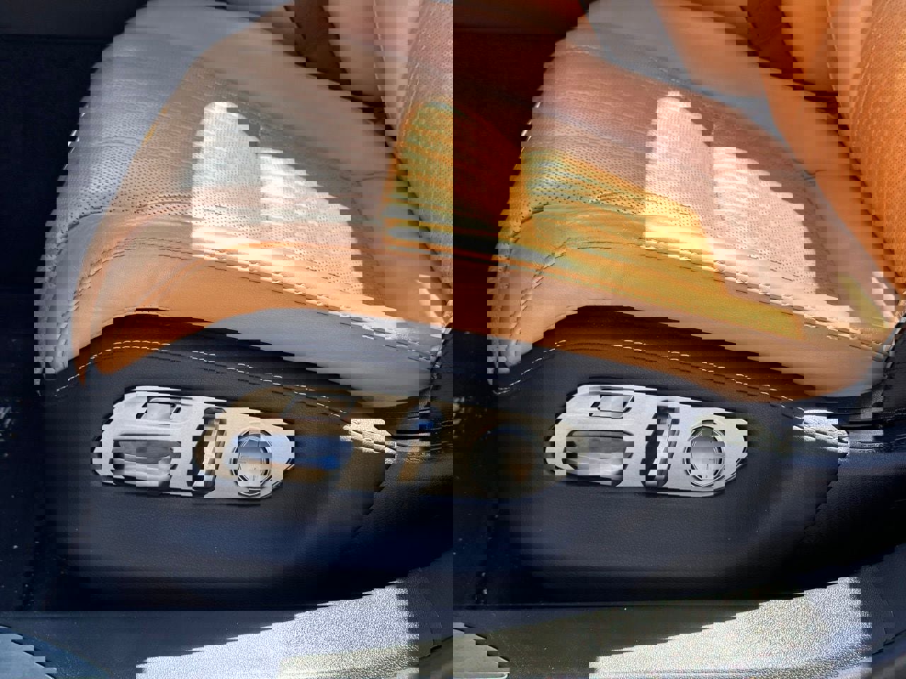 Used 2021 Lexus LS 500 w/ Luxury Package image 26