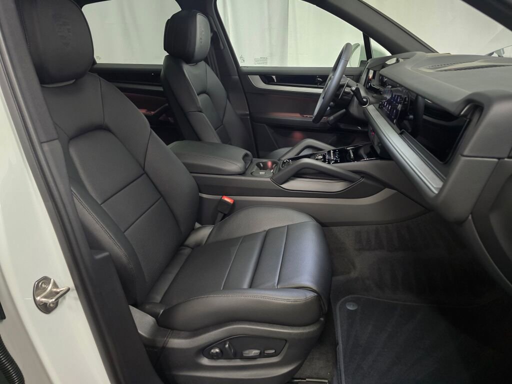 New 2026 Porsche Cayenne image 29