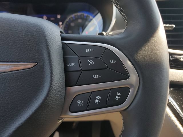 Certified 2023 Chrysler Pacifica Touring-L FWD image 25