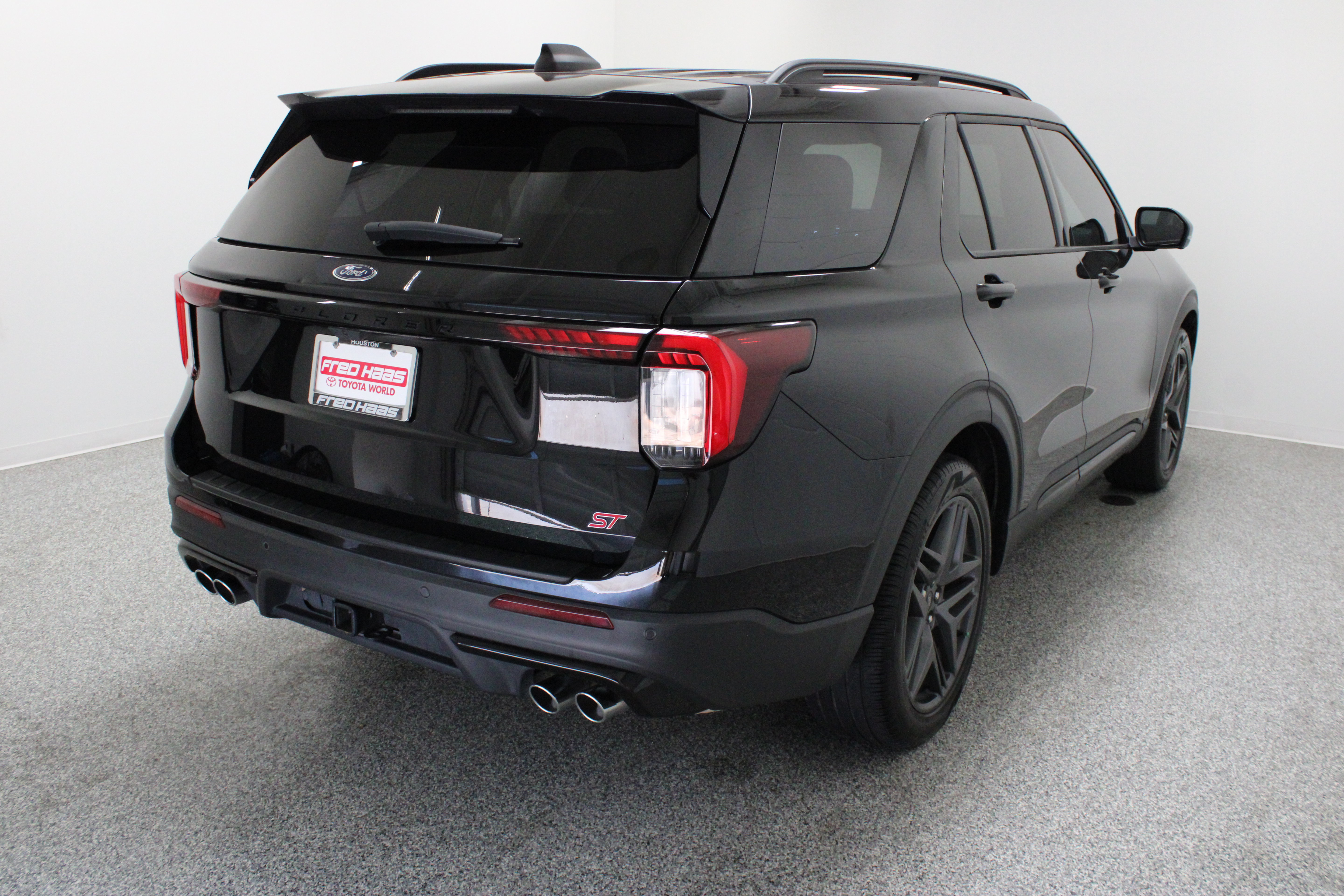 Used 2025 Ford Explorer ST w/ Sun And Sound Package AWD/4WD image 7