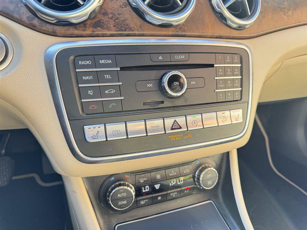 Used 2018 Mercedes-Benz GLA 250 4MATIC image 17