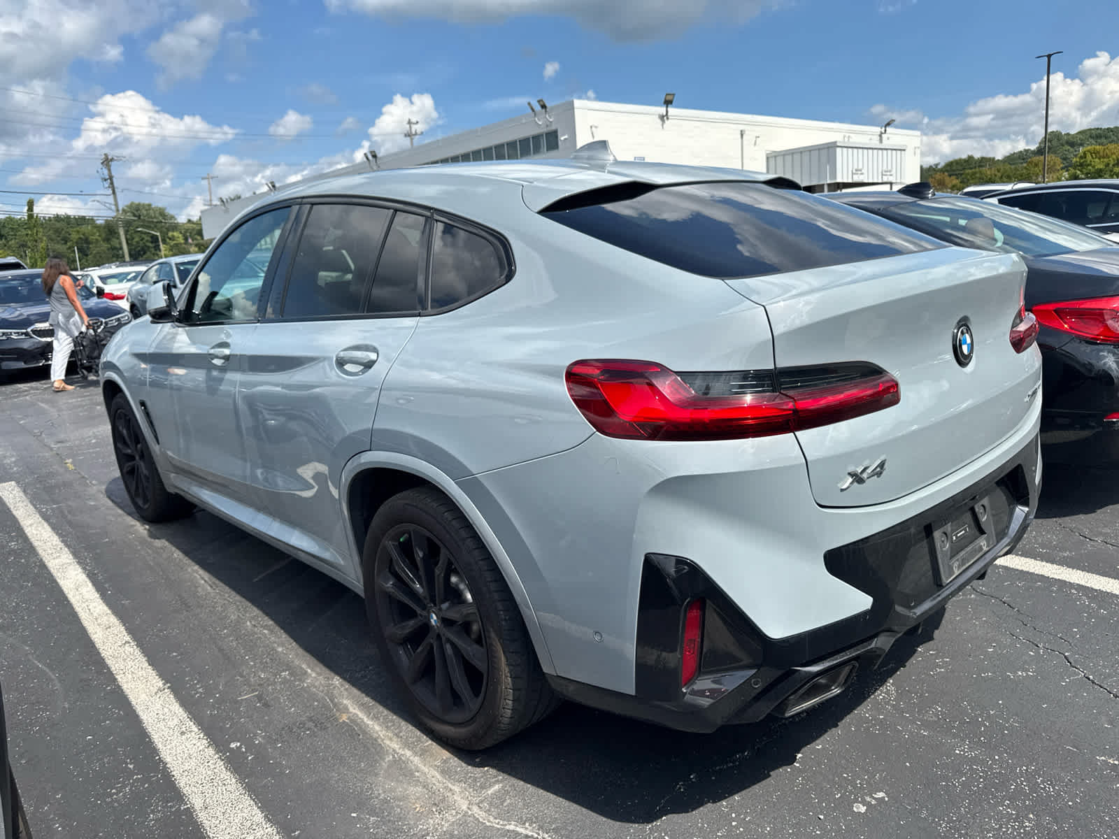 Used 2024 BMW X4 xDrive30i w/ Premium Package AWD/4WD image 5