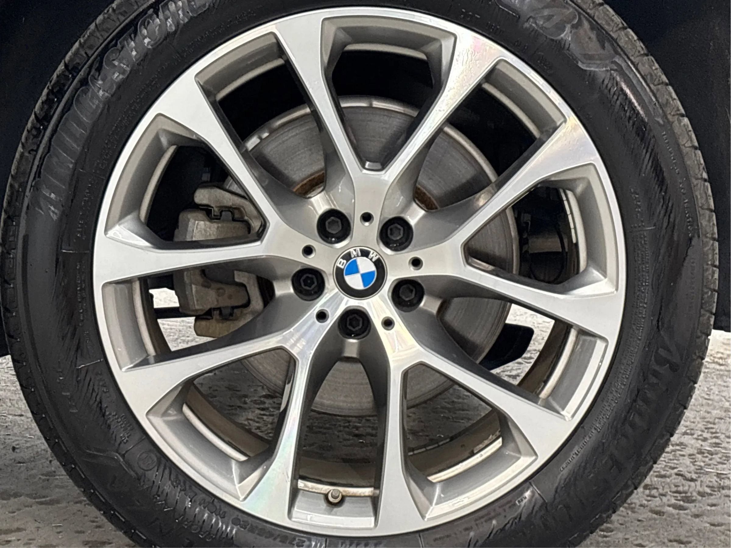 Used 2019 BMW X5 xDrive50i w/ Off-Road Package image 32