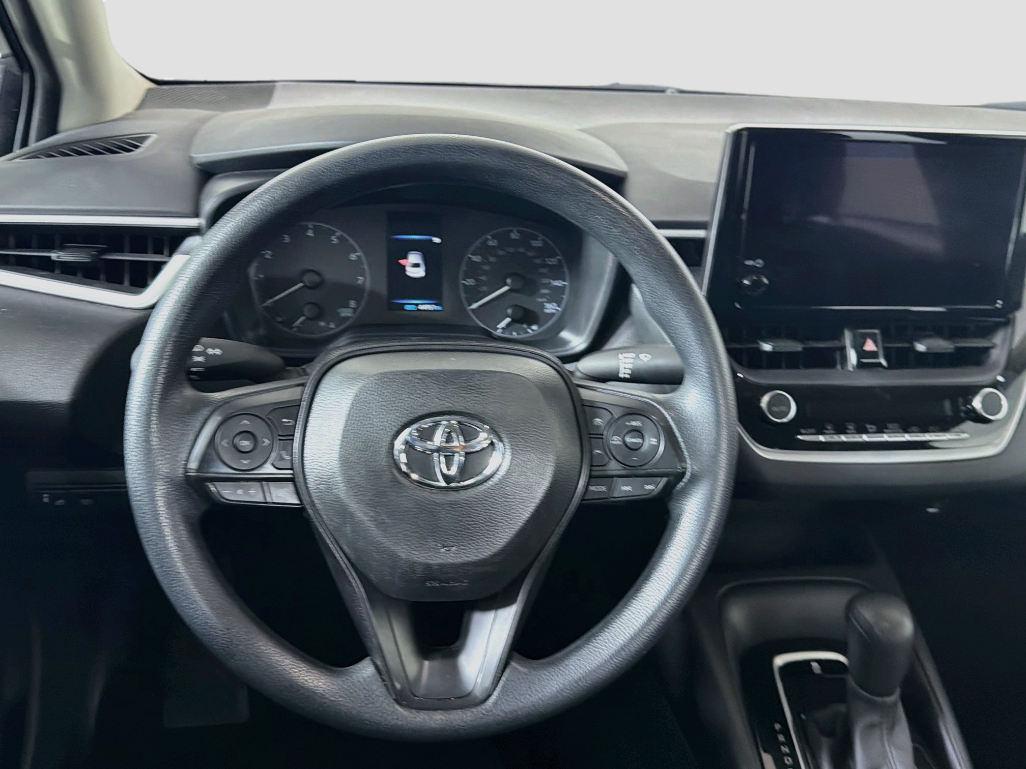 Used 2025 Toyota Corolla LE FWD image 17