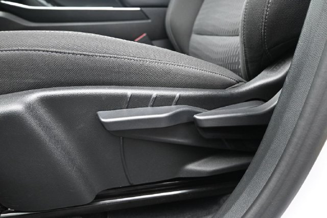 Used 2025 Chevrolet Equinox LT FWD image 15