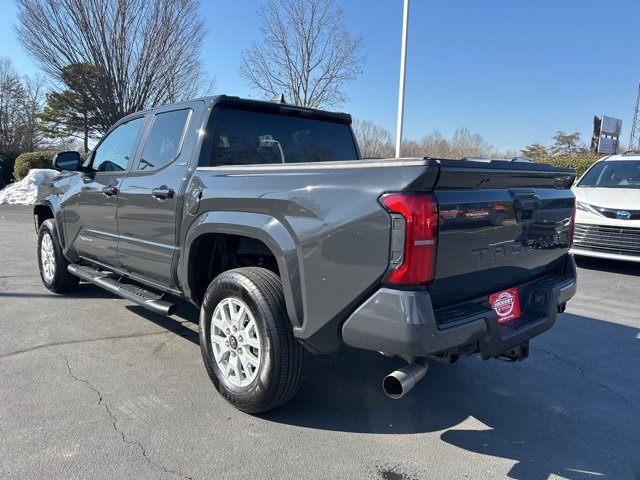 Used 2025 Toyota Tacoma SR5 image 9