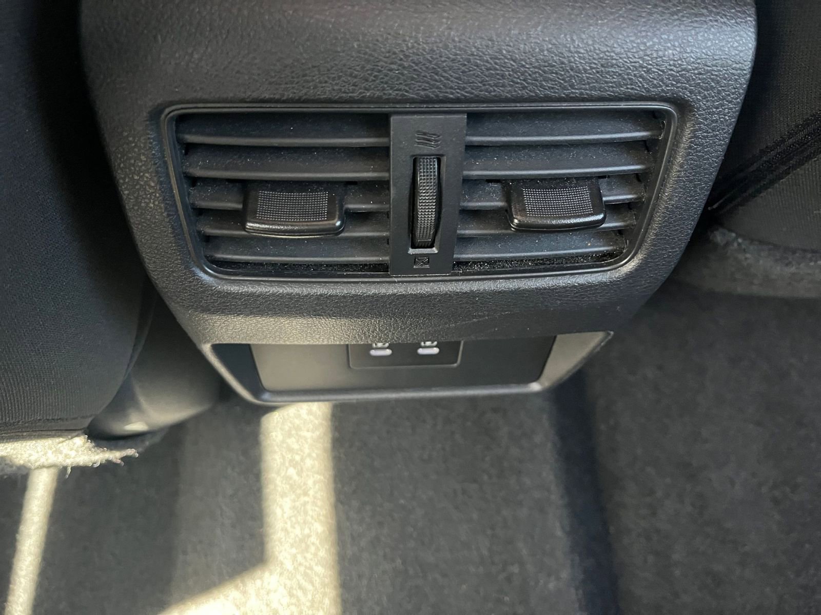 Used 2025 Nissan Rogue SV image 24