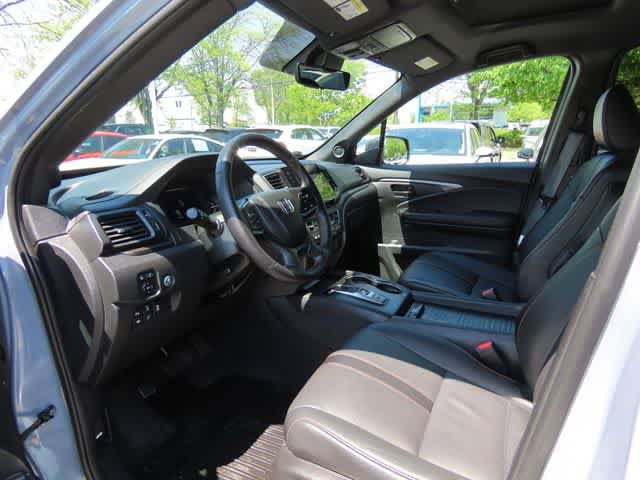 Used 2023 Honda Passport TrailSport image 2