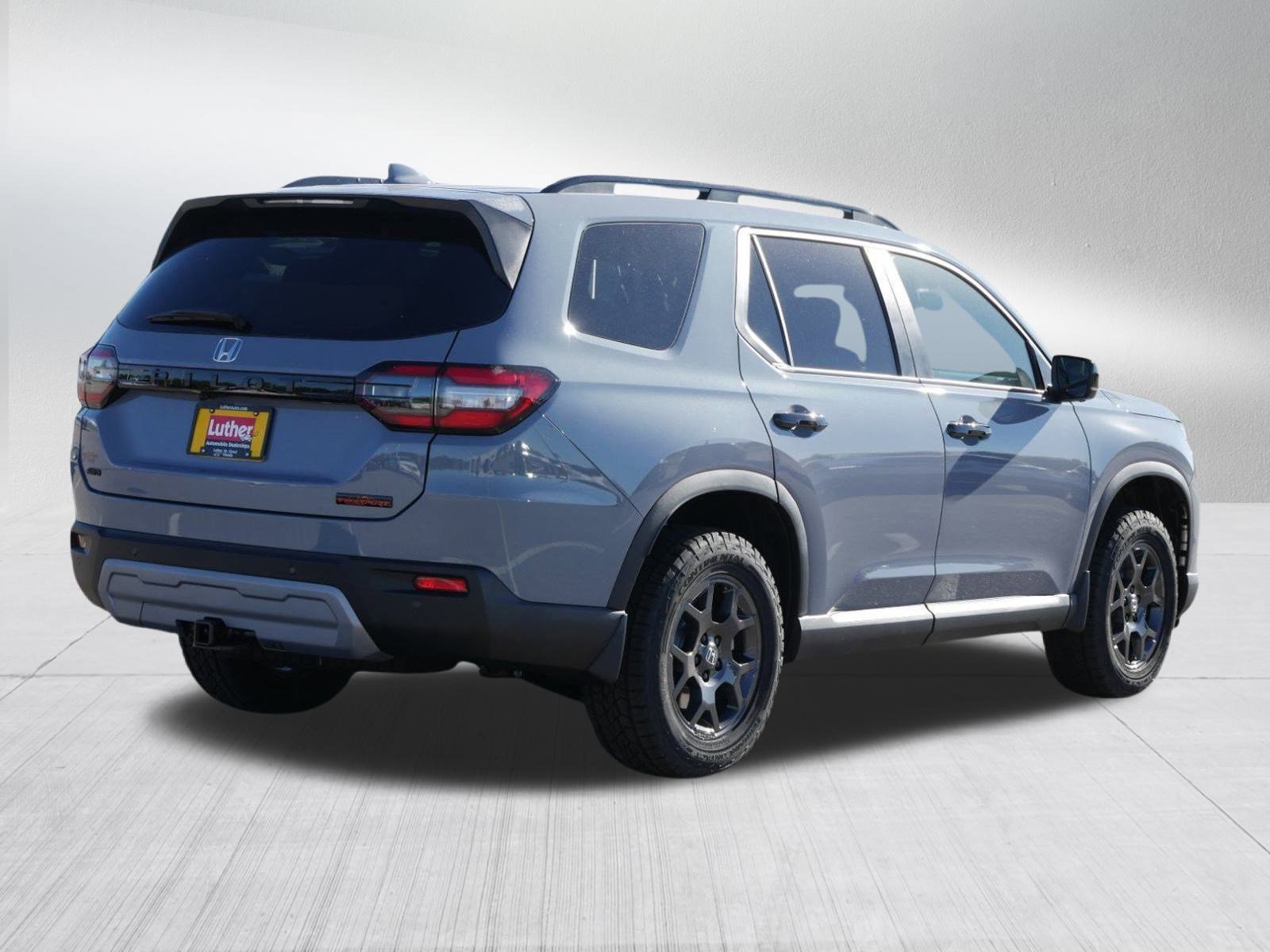 New 2025 Honda Pilot TrailSport image 2