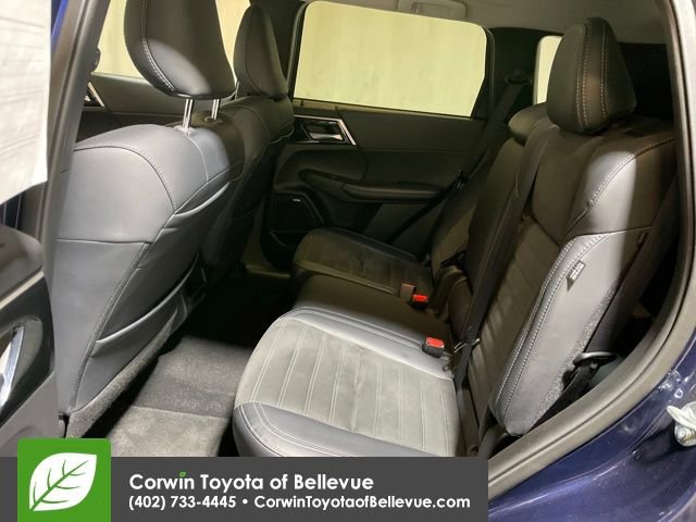 Used 2025 Mitsubishi Outlander SE image 24