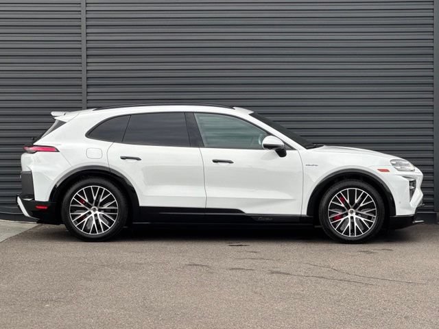 New 2026 Porsche Cayenne Turbo AWD/4WD image 8