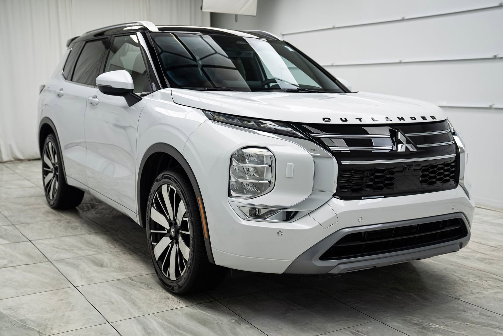 New 2026 Mitsubishi Outlander SEL image 4