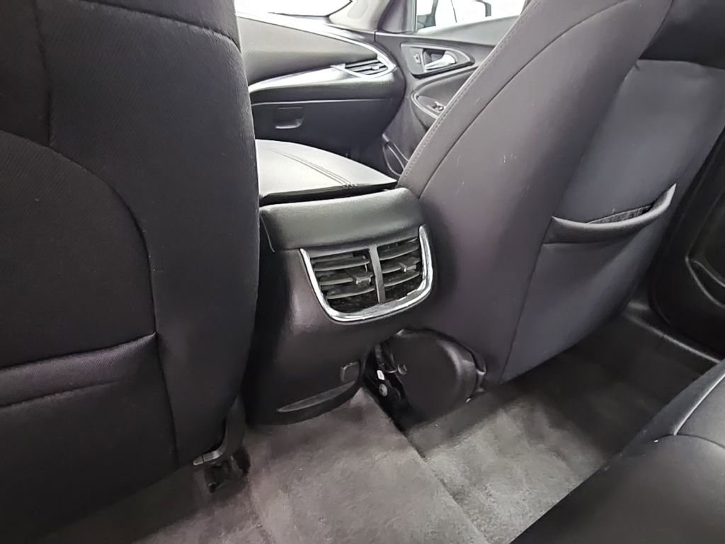 Used 2020 Chevrolet Malibu LT FWD image 29