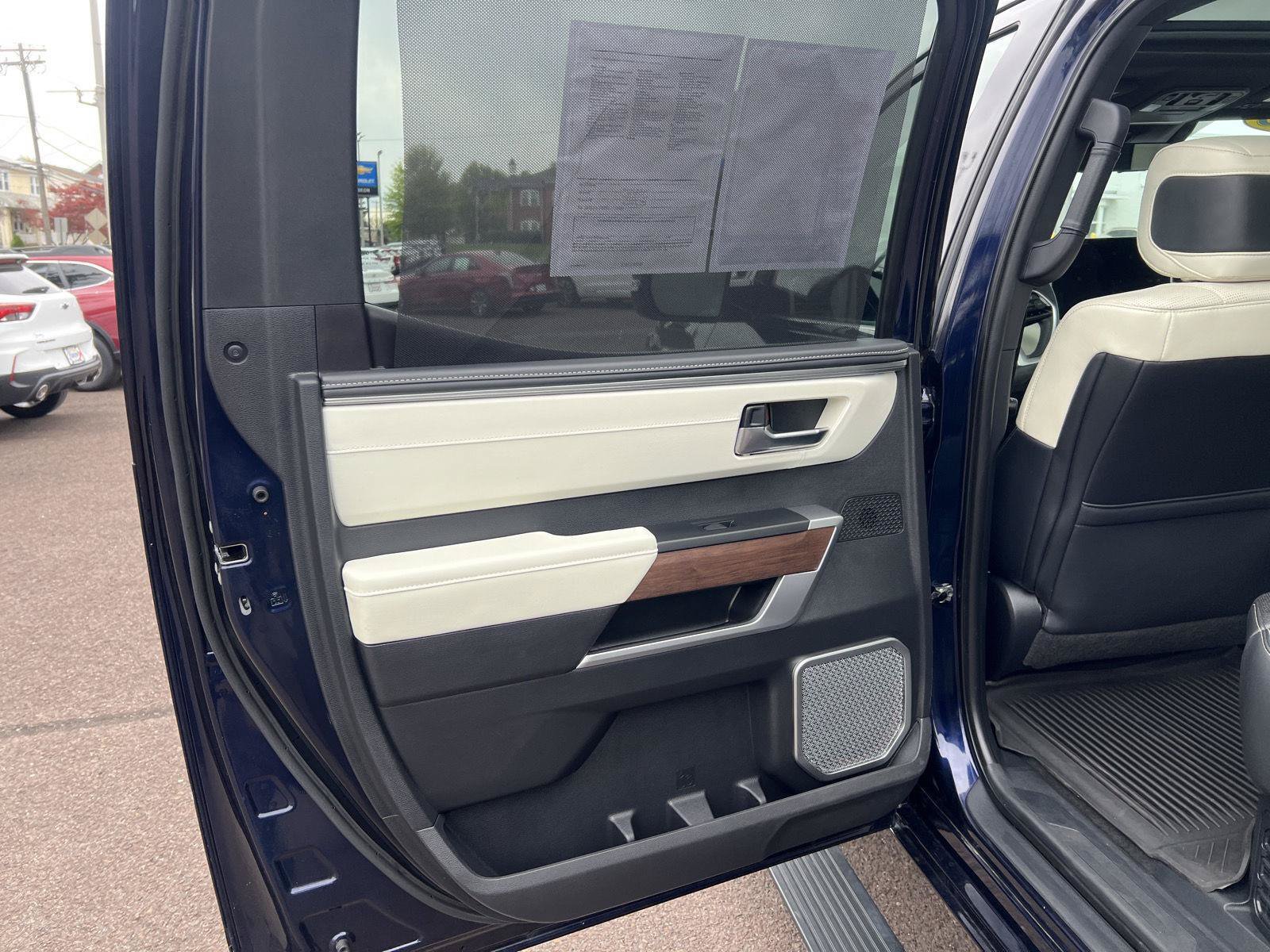 Used 2023 Toyota Tundra Capstone AWD/4WD image 15
