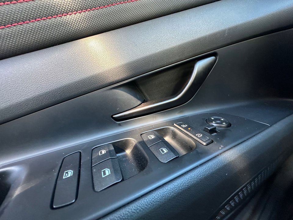 Certified 2025 Hyundai Elantra N Line image 32