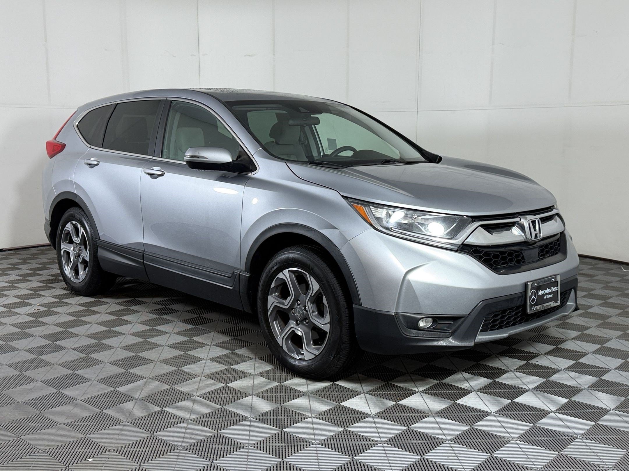 Used 2017 Honda CR-V EX image 7